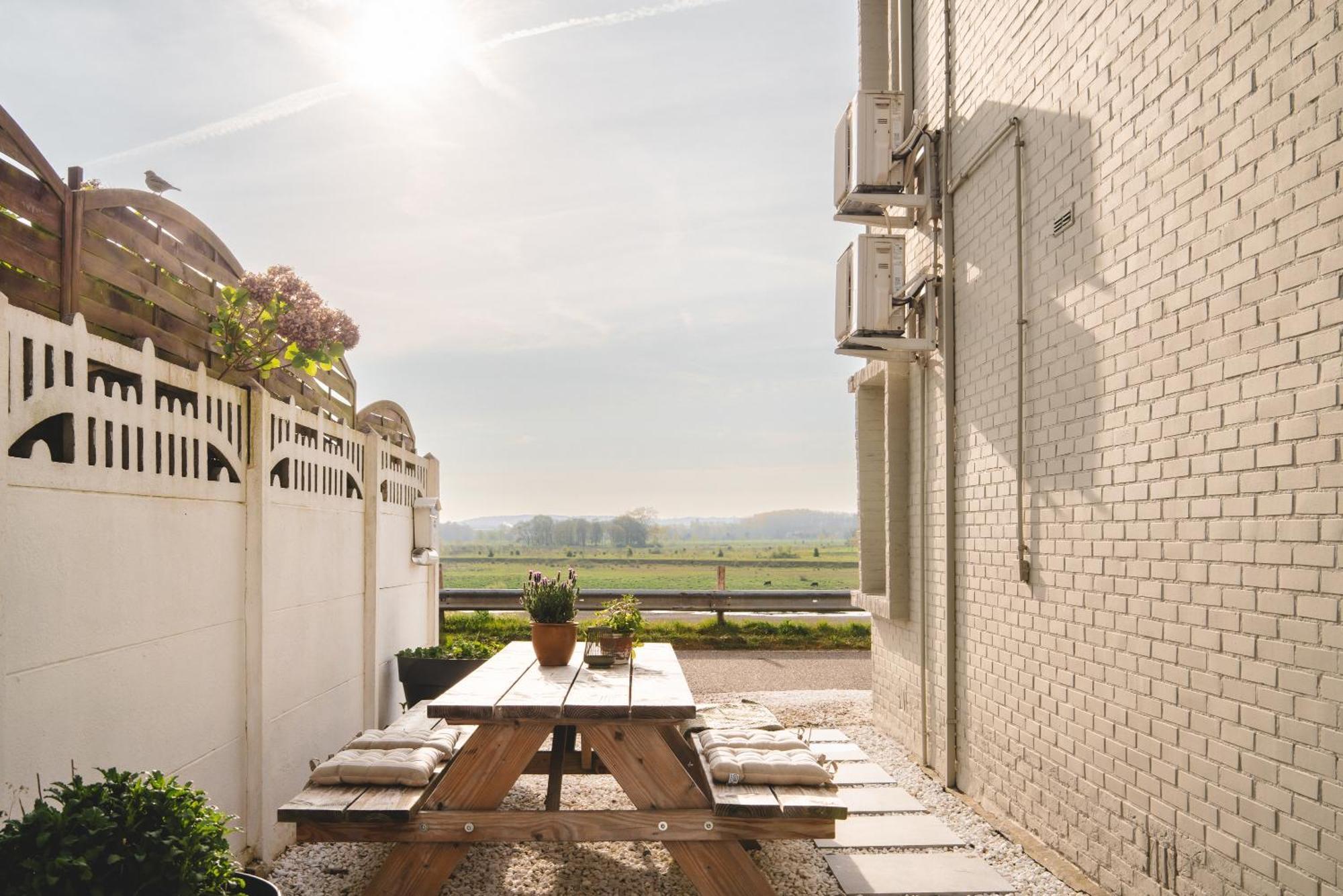 Maas Suites - The River House With Private Sauna Lanaken Extérieur photo
